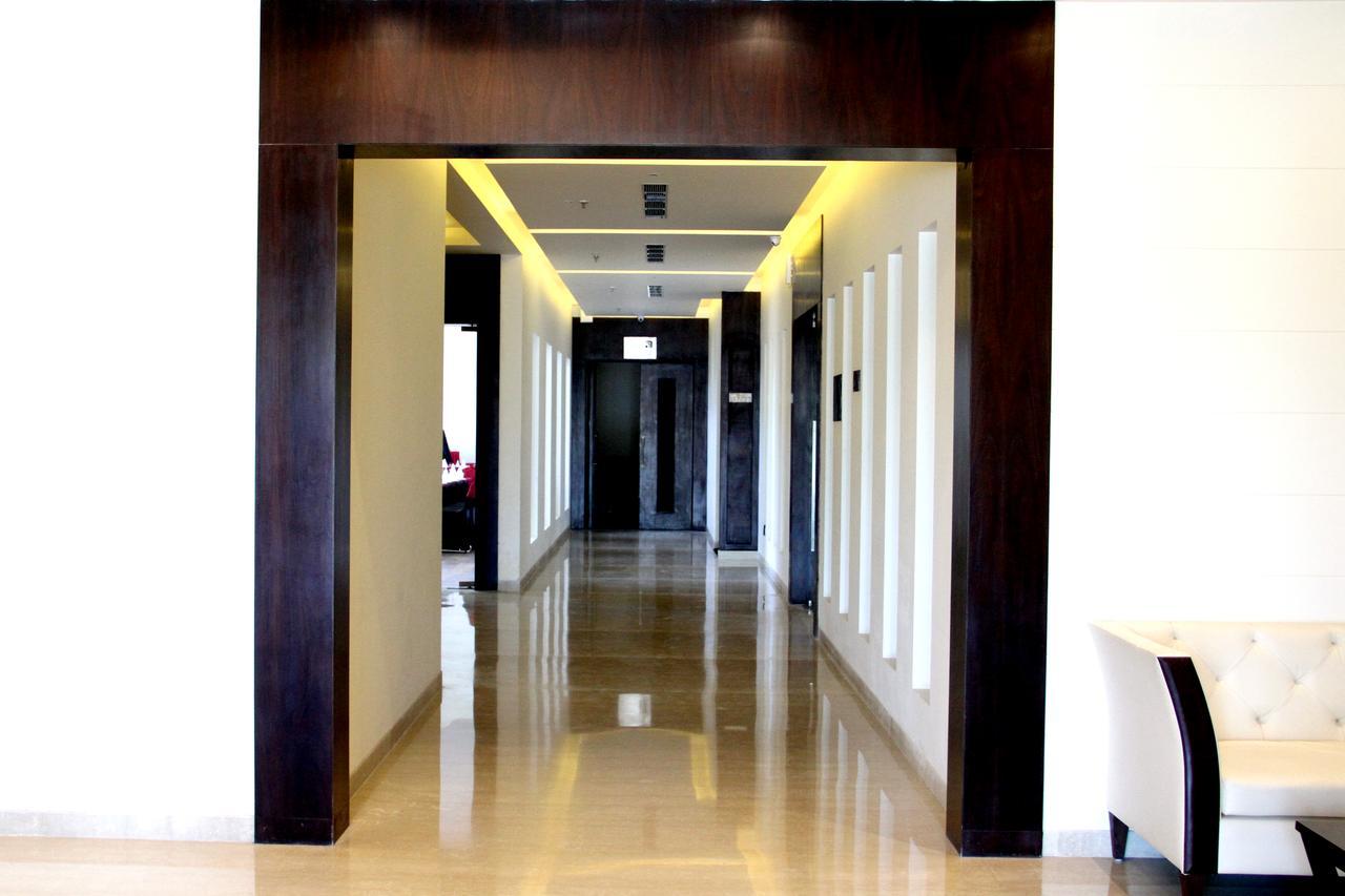 Continent Hotel Nawanshahr Nawāshahr Buitenkant foto